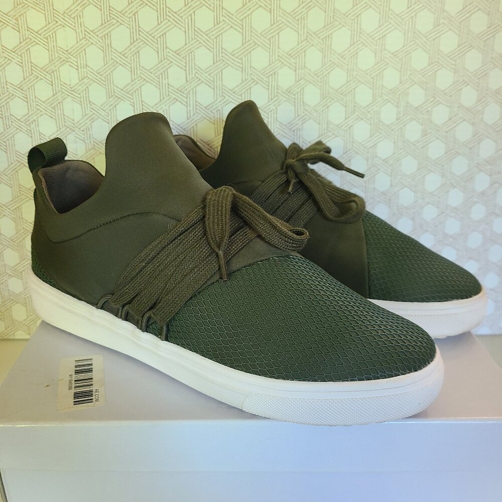 STEVE MADDEN Lancer Womens 9 Olive Green Low-Top Sneakers Casual Slip On Shoe